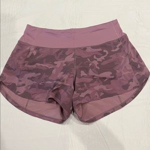 Lululemon pink camo Speed Up shorts size 6 - (4 inch inseam)